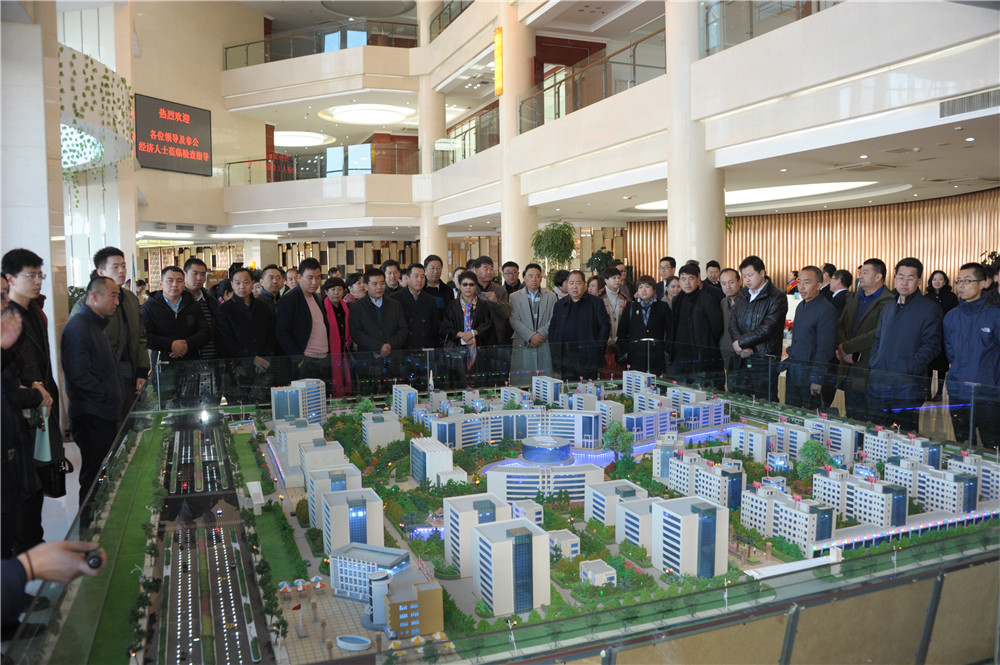 兰州市工商联组织非公经济人士参观6165金沙总站集团新区项目，开展学习十九大精神暨理想信念教育实践活动