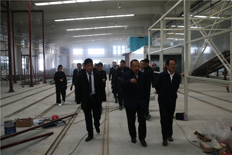 兰州市委常委、新区党工委书记杨建忠参观考察工贸集团三厂建设情况