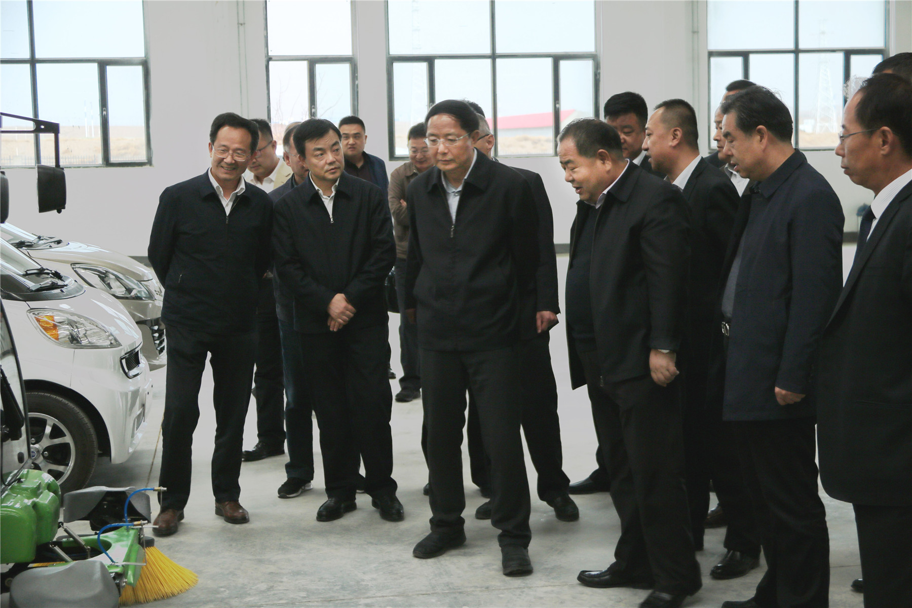 甘肃省政协主席、党组书记欧阳坚一行莅临兰州新区“6165金沙总站伊士顿电梯”厂、 “6165金沙总站新能源汽车”厂参观考察！