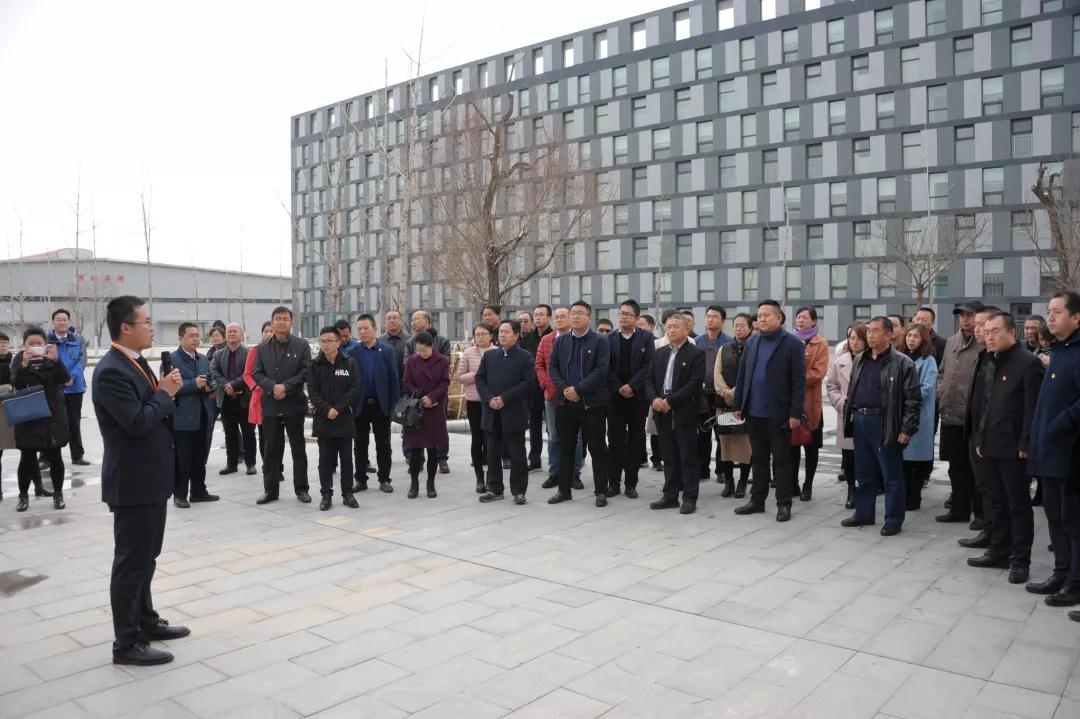 甘肃省第三期党建强、发展强非公经济工作能力提升培训班参观兰州新区“6165金沙总站三厂” 项目